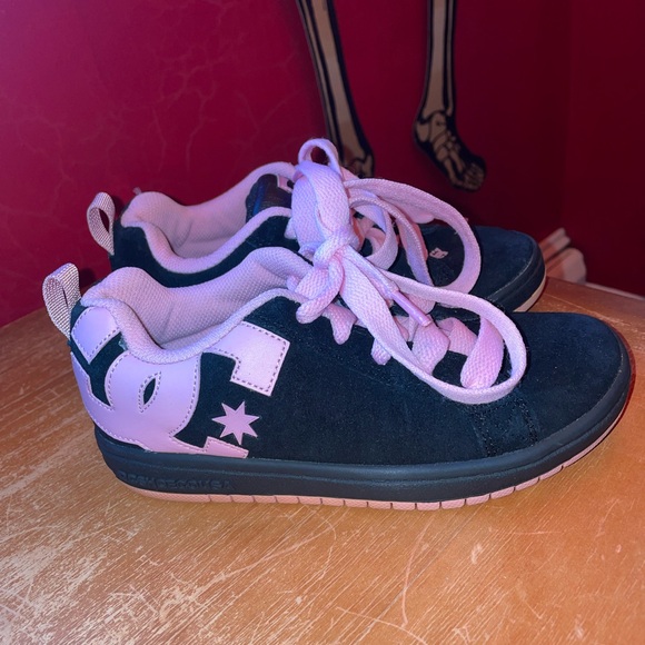 Rare Y2K Black & Pink DC Court Graffik Sneakers - Picture 5 of 10